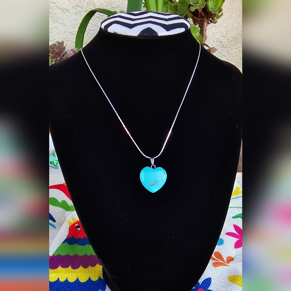 Heart stone necklace
